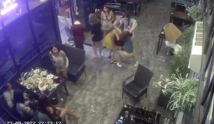 โดนวางยาจริง สาวพีอาร์ถูกหยอดยาเสียสาว โชว์ผลเลือดพบสารแปลกปลอม (มีคลิป)