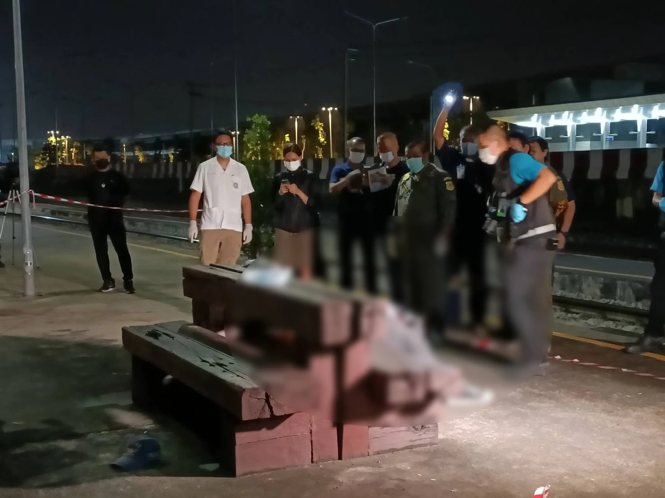 สลด  “ชายวัย 61” ถูกไม้หน้าสามตีดับกลางสถานีรถไฟบางซื่อ คนร้ายหนีลอยนวล