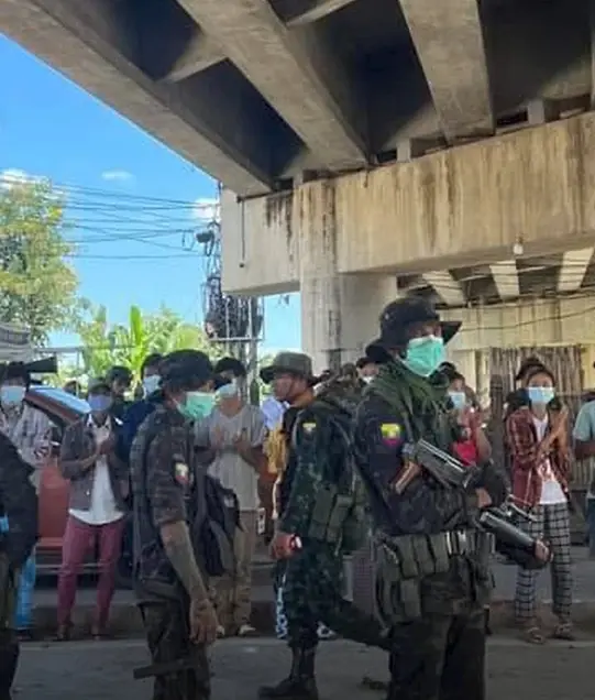 บึ้มสนั่น  “เมียนมา” ส่งเครื่องบิน - ทหารอาวุธครบมือ ถล่มกะเหรี่ยง  (คลิป)