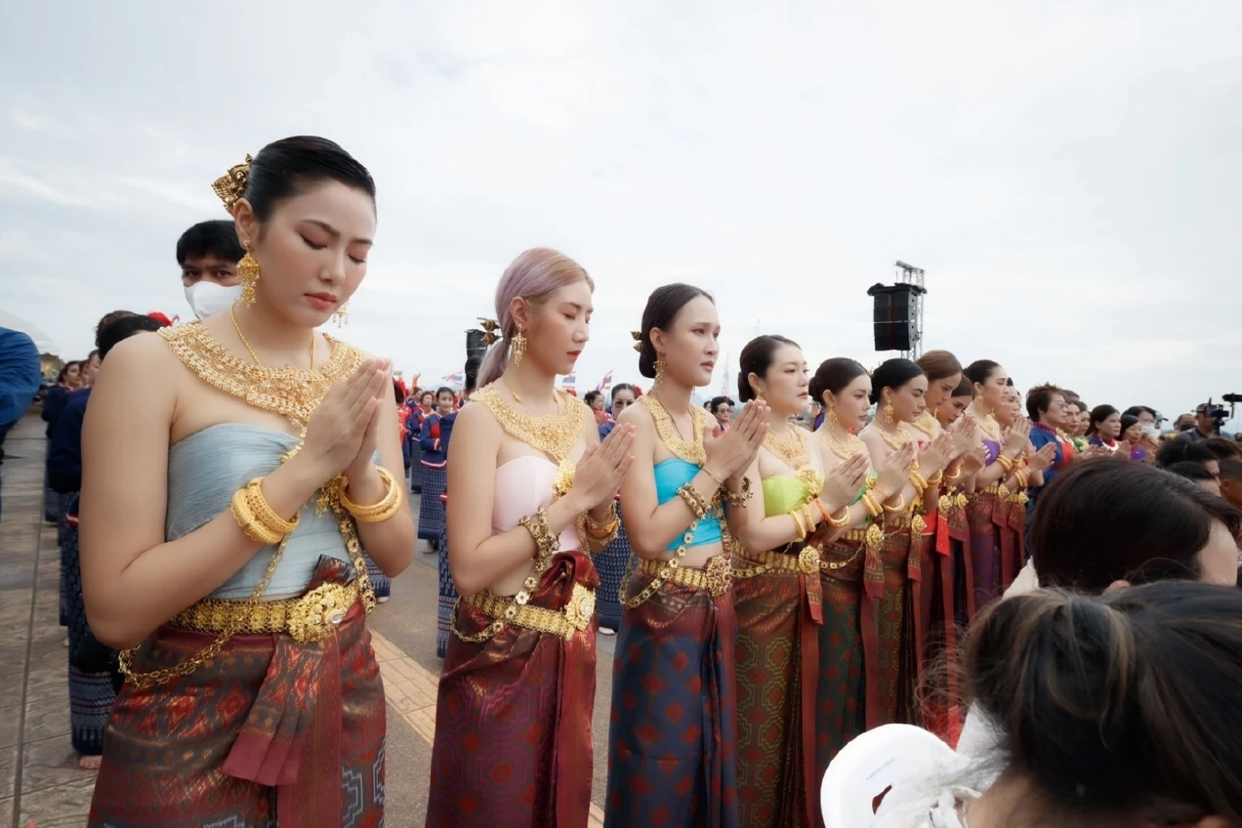 ขนลุก  “อีฟ ไอยวริญร์” เล่าเหตุการณ์ รำถวายพญาศรีสัตตนาคราช นครพนม