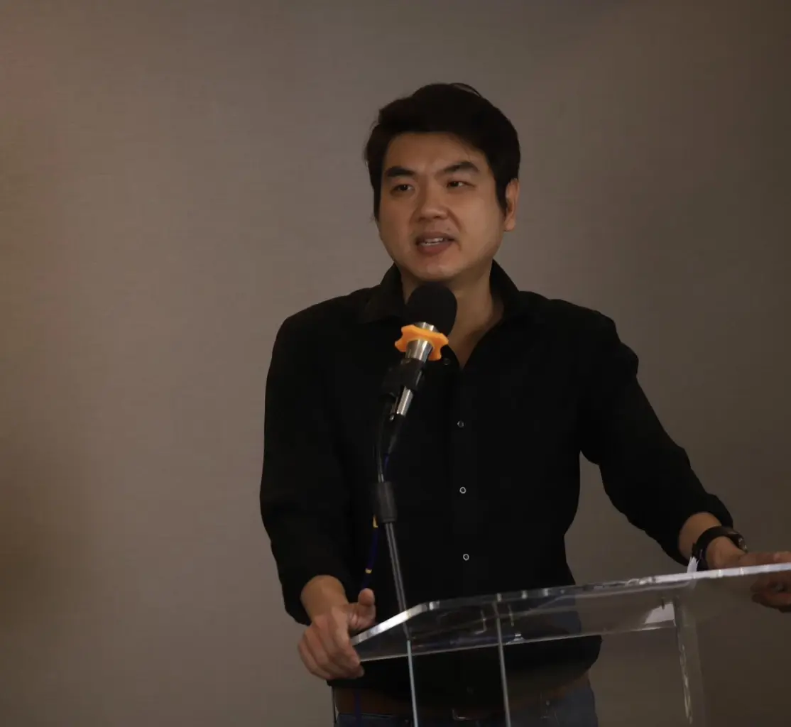 "ปิยบุตร"โต้ "พรรคการเมือง"หลัง ก้าวไกลเปิดหน้าไพ่ดันนโยบายแก้"มาตรา112"