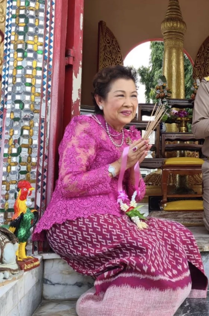 นางภรณี ธนาคมานุสรณ์ มารดาของ นายชัยวุฒิ ธนาคมานุสรณ์ รมว.ดิจิทัลเพื่อเศรษฐกิจเเละสังคม