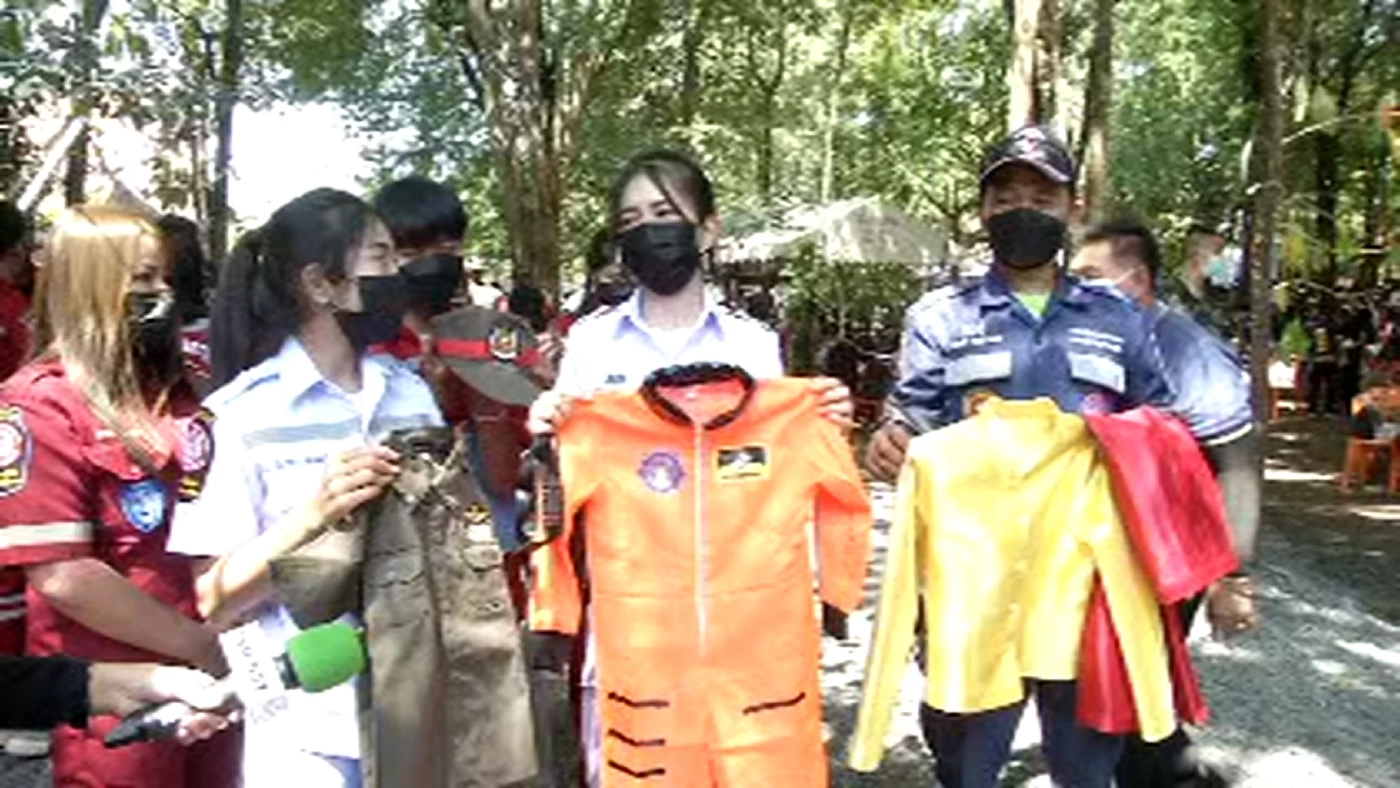 บีบหัวใจ พิธีพระราชทานเพลิงศพวัดศรีอุทัย สุดเศร้าญาติร่ำไห้ ใจหาย (มีคลิป)