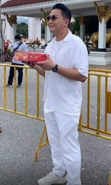 ฮือฮา “อุลตร้าแมน”  สูง 5 เมตร “ไฮโซปอ” สร้างแก้บนไอ้ไข่วัดเจดีย์ ล้มหัวหลุด