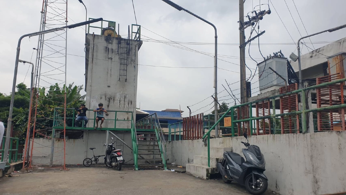 อันตราย แก๊งโจ๋ปาหินใส่เรือคลองแสนแสบ อาละวาด นั่งเรือเสี่ยงหัวแตก