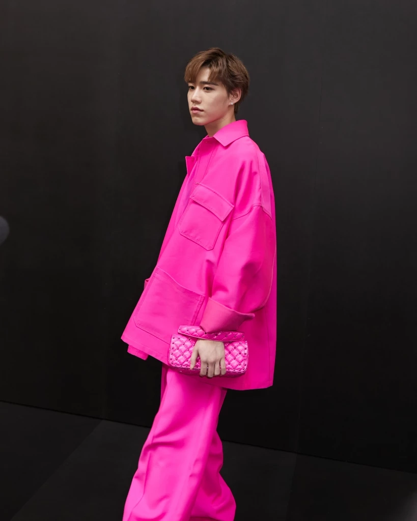 พีพี กฤษฏ์ ควง ชมพู่ อารยา ชมโชว์ 2 แบรนด์ดังระดับโลกใน Paris Fashion Week