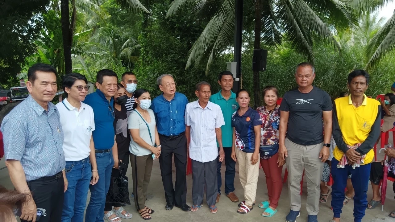 "สนธิรัตน์"ผลักดันตั้งตลาดกลาง"ส้มโอทับทิมสยาม"แก้ปัญหาราคาร่วง