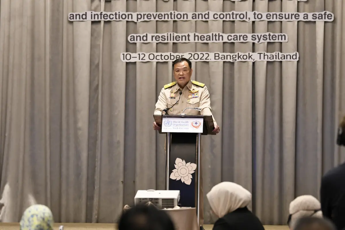 อนุทิน ชาญวีรกูล รองนายกฯและรมว.สาธารณสุข 