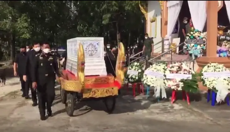 เผาแล้วเหยื่อนักฟุตบอลเมาแล้วขับ ด้านเจ้าตัวบวชหน้าไฟให้ (มีคลิป)