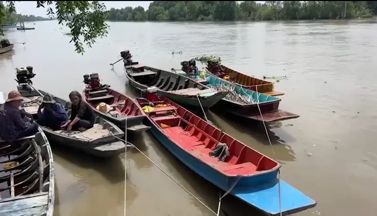 เรืออีป๊าบ 