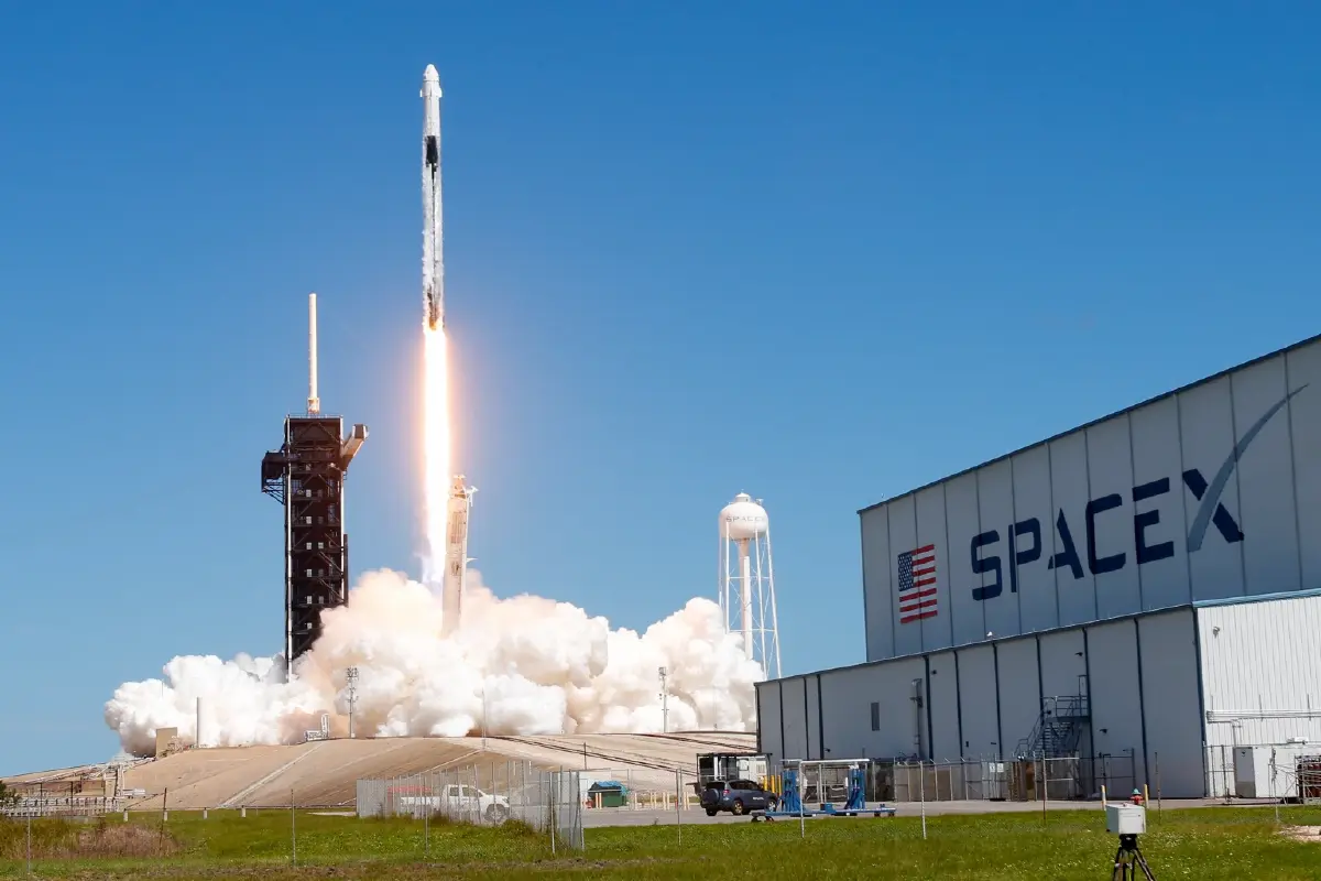 นักบินอวกาศหญิงรัสเซียเดินทางโดยยานอเมริกันสู่ ISS