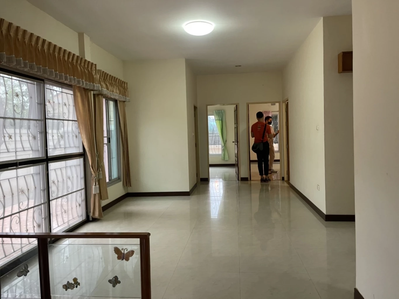 ฟ้อง 4 ข้อหา แบงก์ยึดบ้านผิดหลัง 