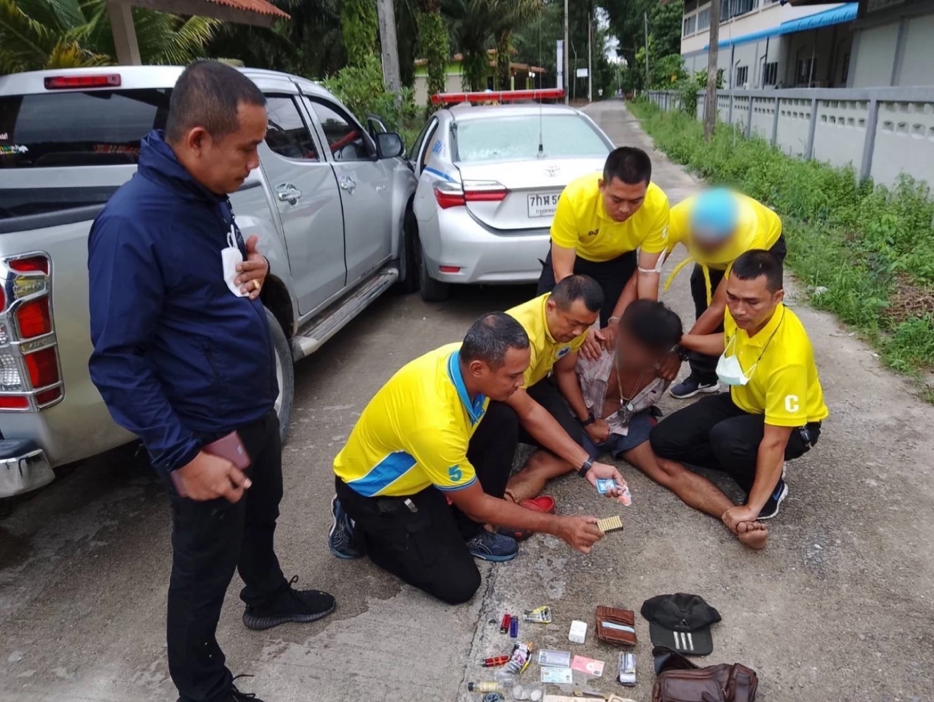 ตร.กองปราบฯ รวบทาสยานรกคลั่ง ทะเลาะเมีย ควงปืนบุก รร. หวังชิงตัวลูก (มีคลิป)