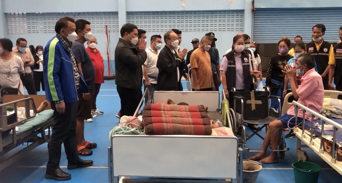 "สร้างอนาคตไทย"ลุยอุบลฯให้กำลังใจปชช.สู้น้ำท่วม