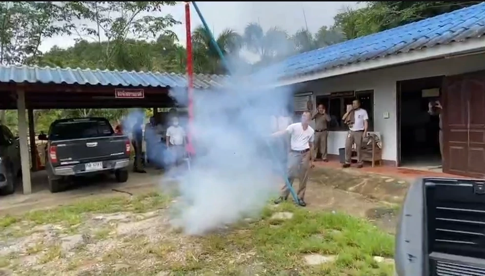 อดีต ผกก.สภ.บุญเรือง แจงคลิปลูกน้องจุดประทัดไล่ เหตุทำงานเข้มงวด (มีคลิป)