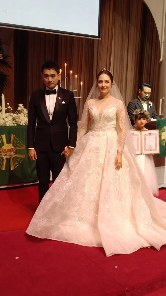 พิธีมงคลสมรสของ‘เต๊ะ ศตวรรษ’ และภรรยา‘แพรวไพลิน’ 