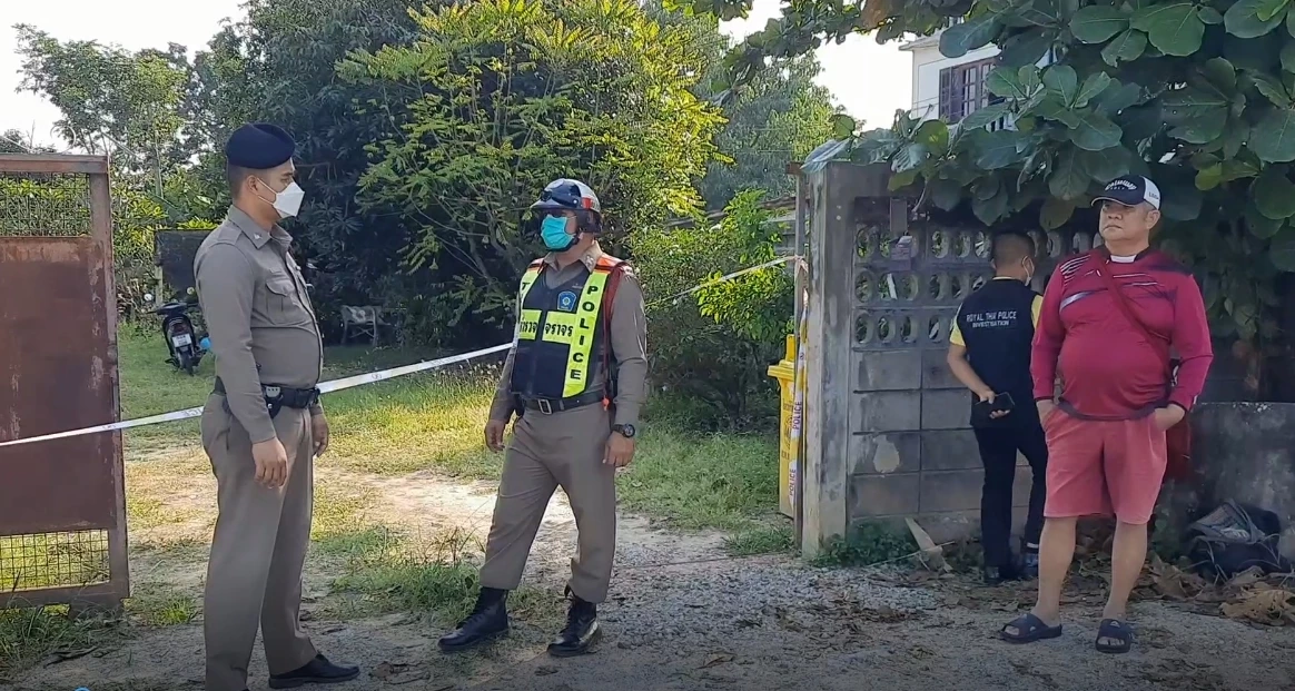 ผงะ “คนงานรับจ้าง”  ขุดดินก่อสร้างเจอ “ระเบิดลูกเกลี้ยง” รอดตายหวุดหวิด