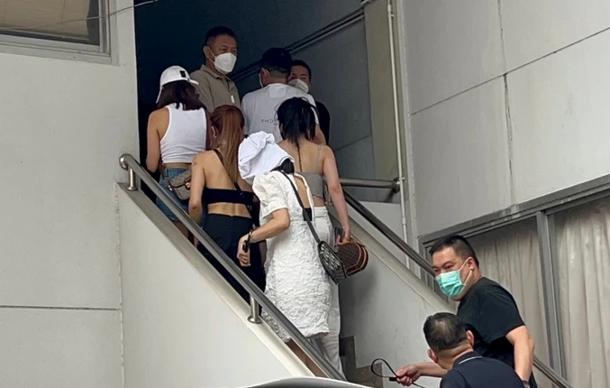 ศาลสั่งคุก 7 “นทท.จีน-ไทย” อัพยาในผับคนละ 1-2 เดือน โทษจำให้รอลงอาญา 2 ปี