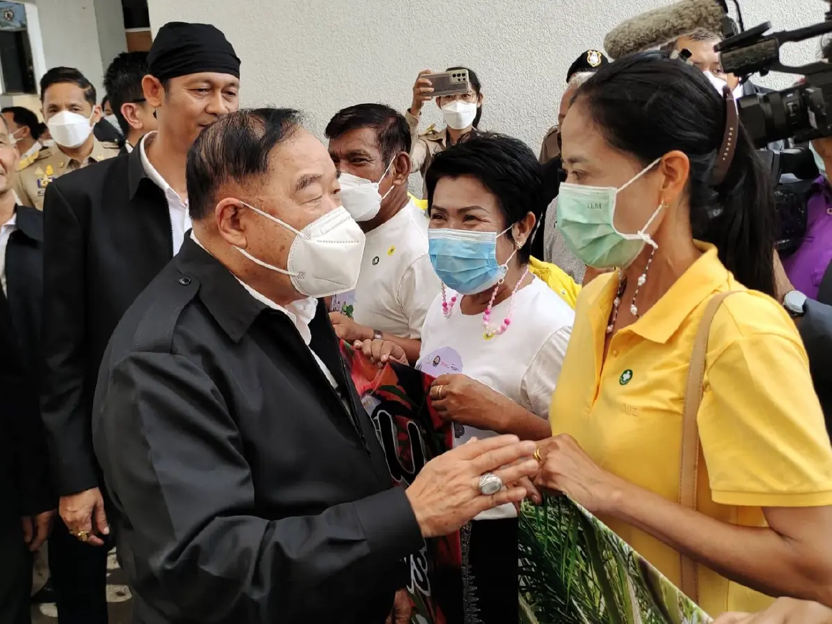 “บิ๊กป้อม” ลงใต้เอาใจชาวสวนปาล์มน้ำมัน โว ปีนี้คาดเงินสะพัด 1.5 แสนล้าน