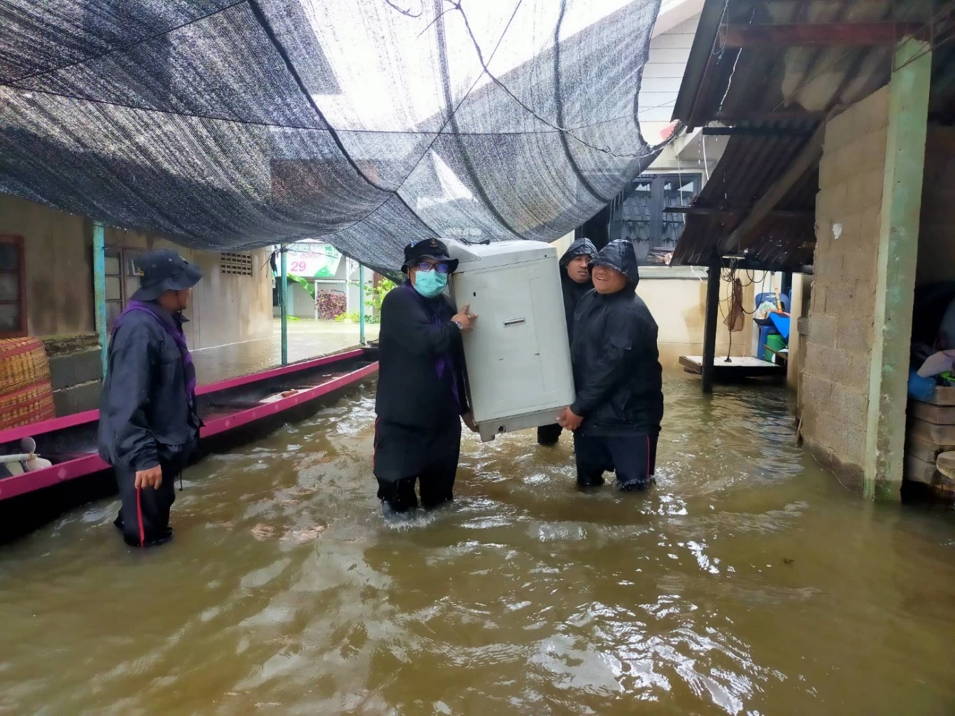 "บิ๊กตู่" สั่งทหาร คงเฝ้าระวังพื้นที่เสี่ยง - ช่วยฟื้นฟู หลังโนรูอ่อนกำลัง