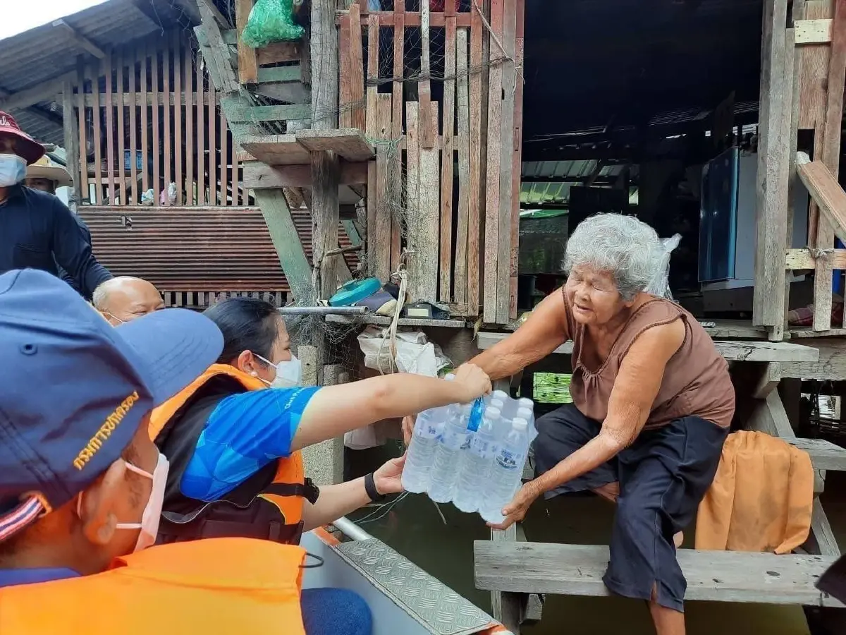 ปภ. รายงาน 21 จังหวัด ยังคงมีน้ำท่วม 2.6 แสนครอบครัวได้รับผลกระทบ