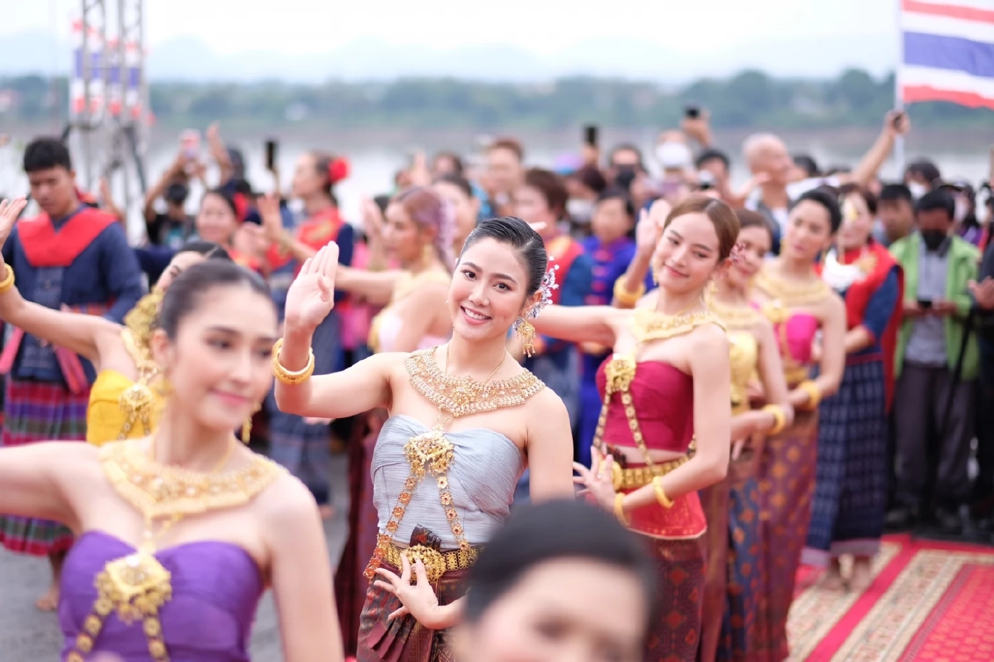 ขนลุก  “อีฟ ไอยวริญร์” เล่าเหตุการณ์ รำถวายพญาศรีสัตตนาคราช นครพนม