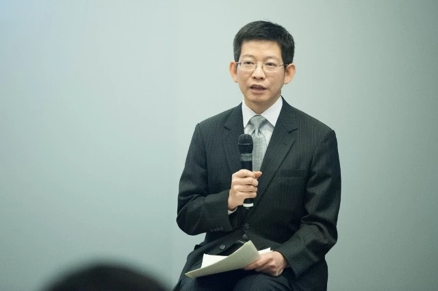 "ดร.กอบศักดิ์" เตือนเศรษฐกิจปีหน้าเผาจริง ปี 66 ความท้าทายสูง ศก.สหรัฐถดถอย