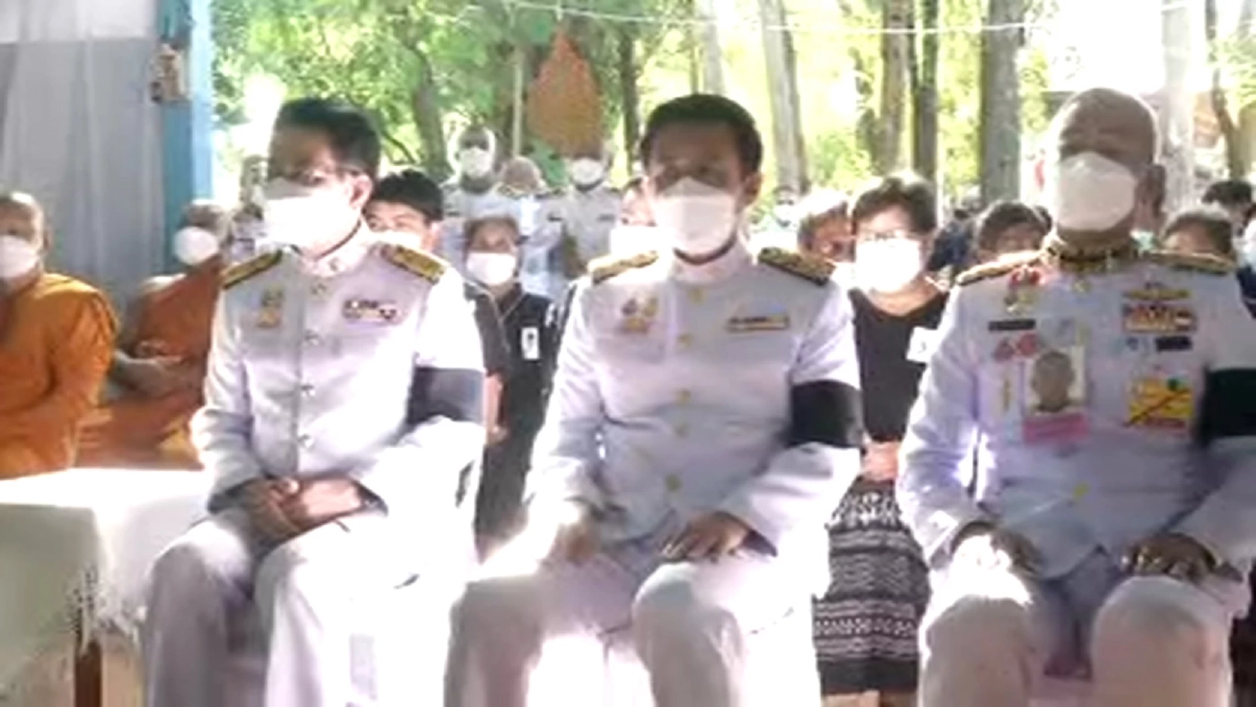 บีบหัวใจ พิธีพระราชทานเพลิงศพวัดศรีอุทัย สุดเศร้าญาติร่ำไห้ ใจหาย (มีคลิป)