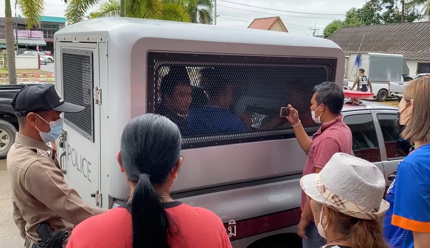 ฝากขัง 5 ผู้ต้องหา แก๊งปล้นยา ตะโกนบอกญาติช่วยไปประกันตัว