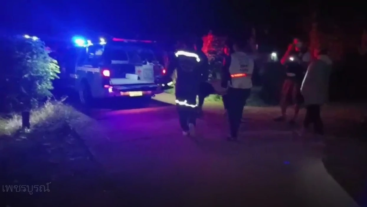 ช็อก “ลูกชาย” ทะเลาะกัน “แม่” เข้าห้าม ถูกปืนลั่นใส่ดับสลดคาบ้าน