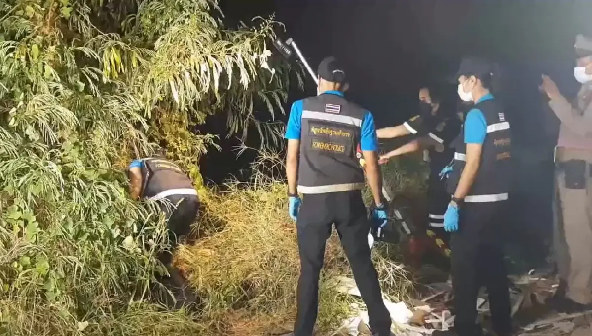 วงจรปิดจับภาพชัด "ผู้รับเหมา" ขับกระบะเข้าโกดัง ก่อนกลายเป็นศพ (มีคลิป)