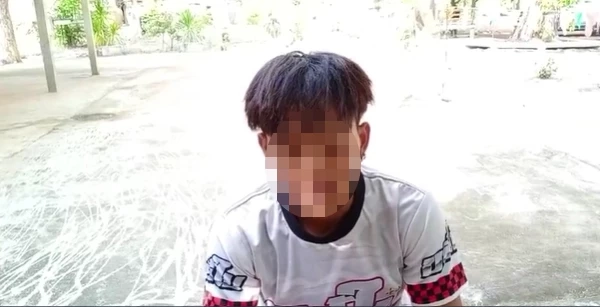 นายสรสิช อายุ 18 ปี ลูกชายคนโตของผู้ก่อเหตุ