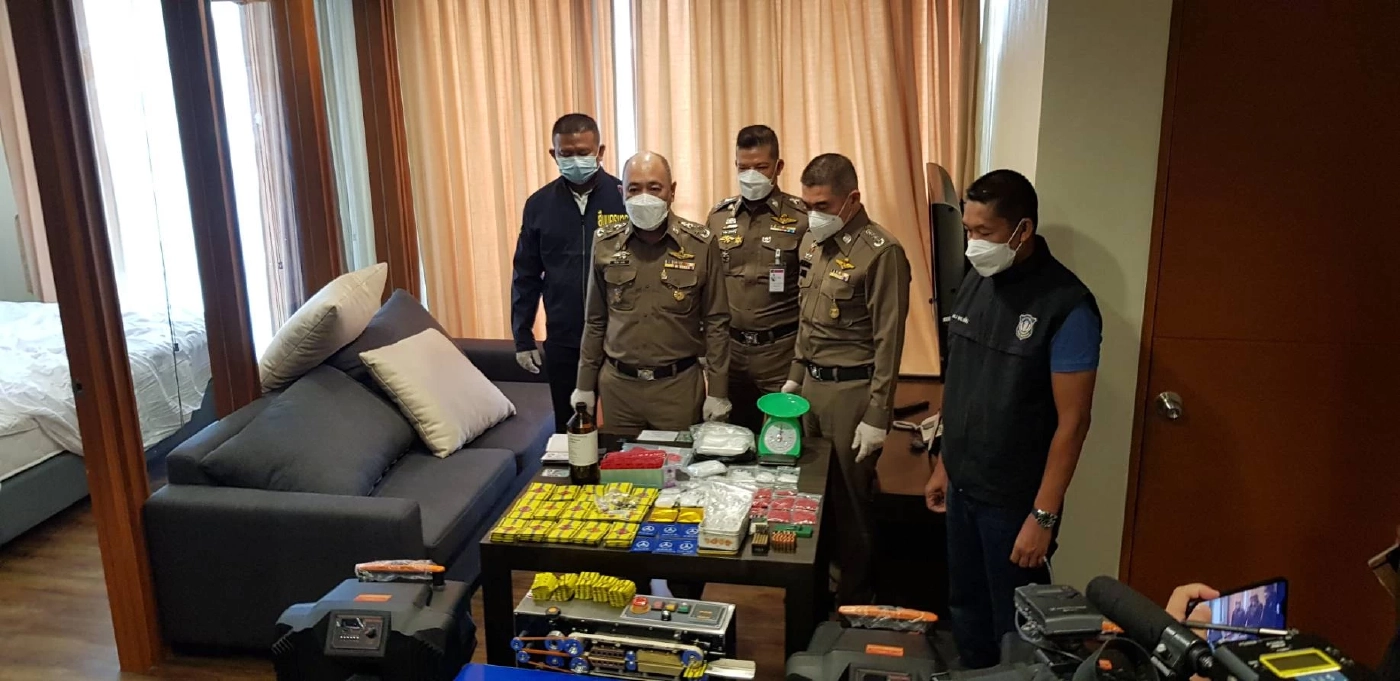 บุกจับชาวสิงคโปร์ ผลิตยาเสพติด “Happy Water” ส่งขายผับทั่วกรุง