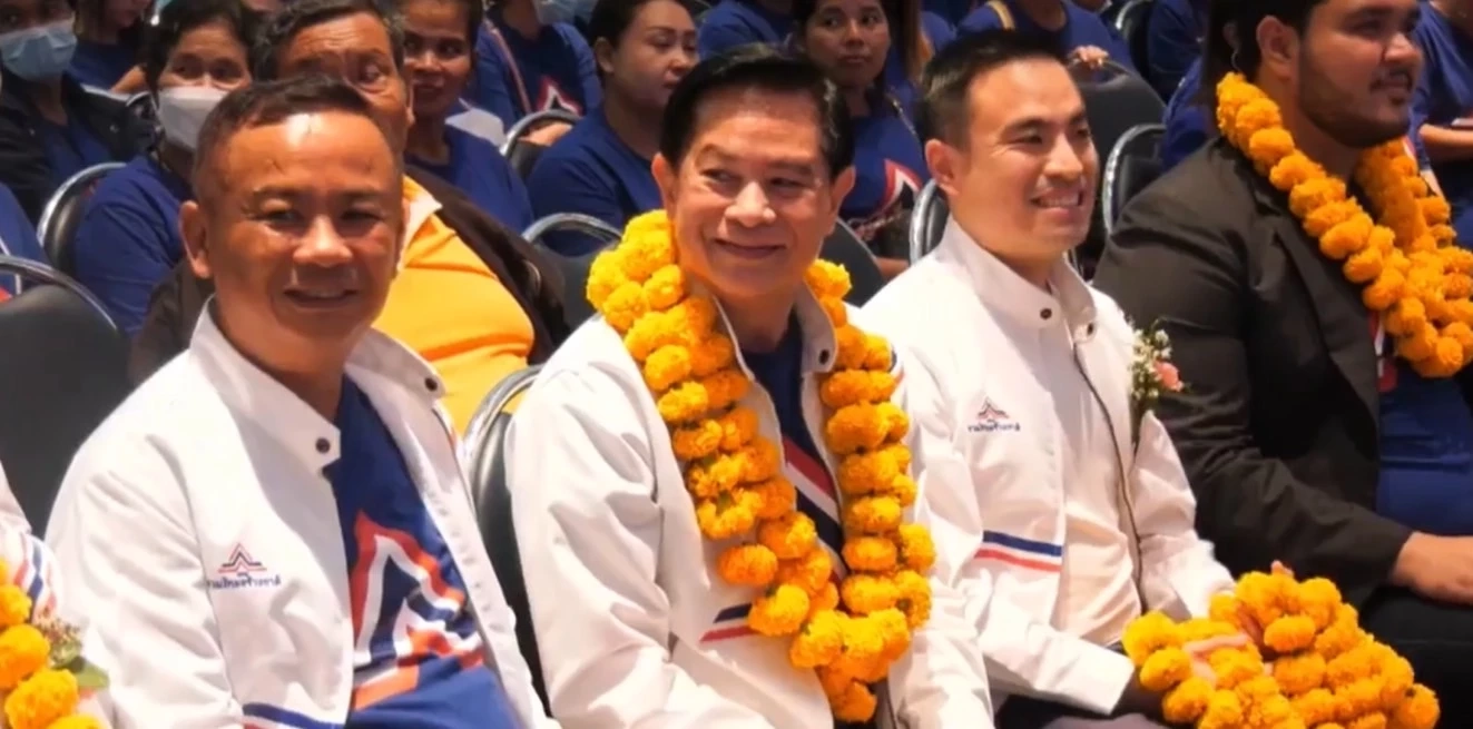 "พีระพันธุ์"ควง"วิสุทธิ์"เปิดศูนย์รทสช.พัทลุงเชื่อได้รับความไว้ใจแน่