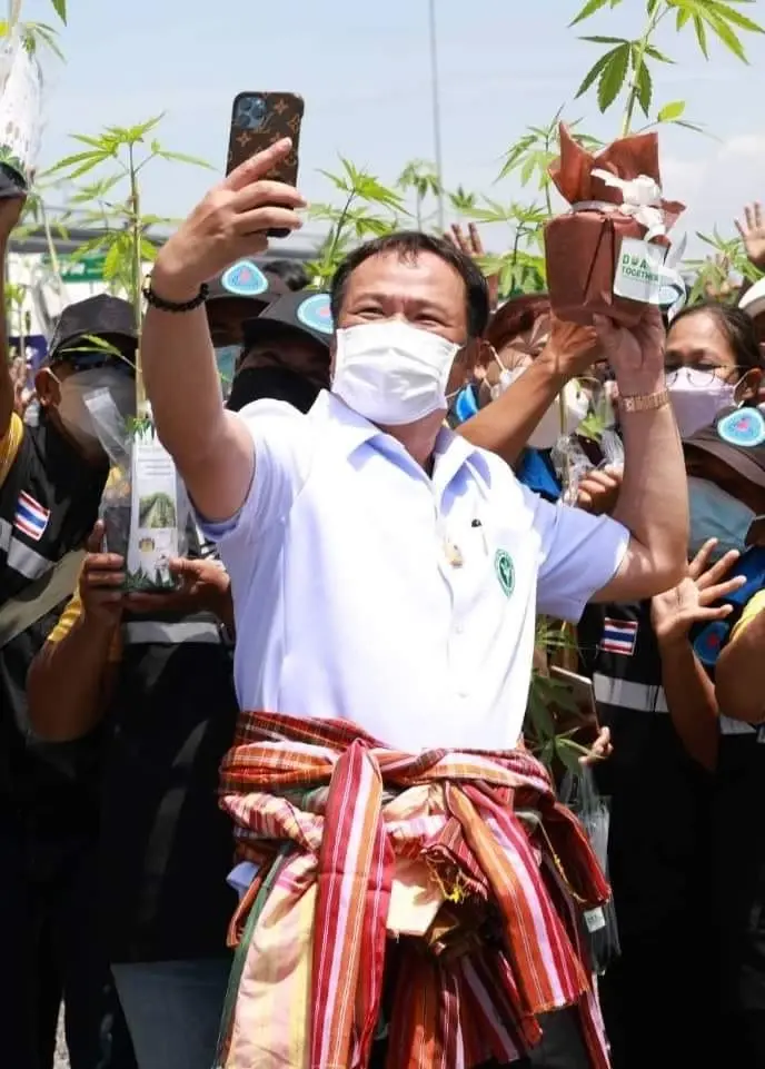 “อนุทิน” ย้ำ สภาไม่ผ่าน กม.กัญชา สมัยหน้าเสนอใหม่