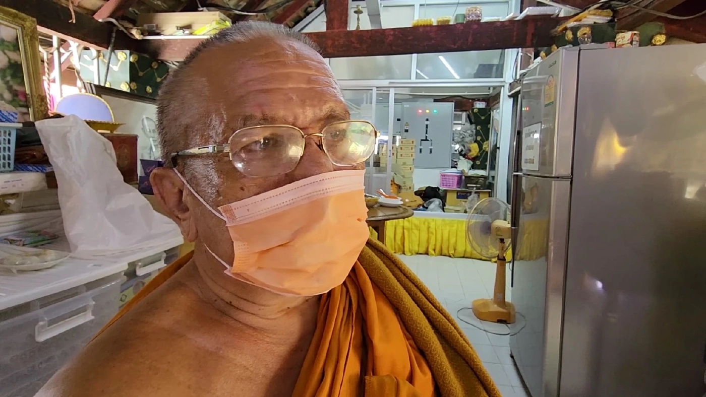 พระครูสุนทร เจติยารักษ์ เจ้าอาวาสวัดพระธาตุดอยคำ