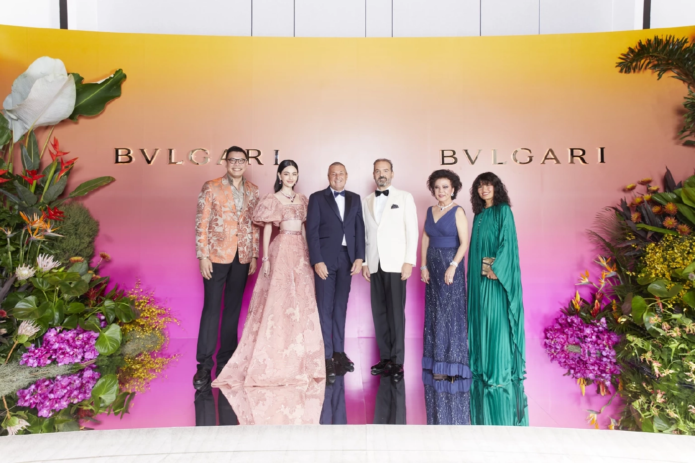 รูปหมู่ จากซ้ายไปขวา   1.คุณเจฟฟรีย์ ฮัง    กรรมการบริหาร ระดับภูมิภาค บริษัท บุลการี เซ้าท์เอเชีย-แปซิฟิค  2. คุณดาวิกา โฮร์เน่   Friend of The House บุลการี เซ้าท์เอเชีย-แปซิฟิค 3. คุณฌอง-คริสตอฟ บาแบง   ซีอีโอ บุลการี กรุ๊ป 4. มร.เปาโล ดีโอนีซี   เอกอัครราชทูตอิตาลีประจำประเทศไทย 5.คุณจรรยา สว่างจิตร       6.คุณสุปราณี จันทไพบูลย์ขจร  ผู้อำนวยการฝ่ายธุรกิจ บริษัท  บุลการี