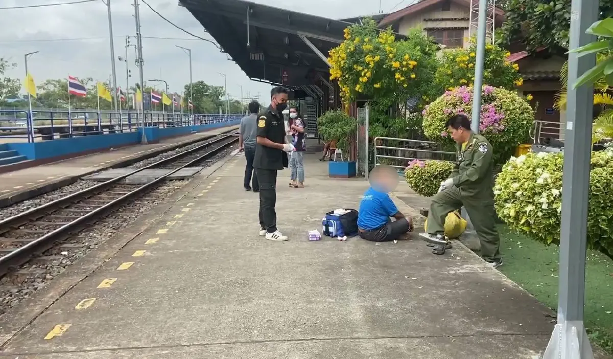 มาเฟียขอทานโหด! ตีหัวคนเก็บของเก่า กลางสถานีรถไฟศาลายา ท้าให้แจ้ง ตร.