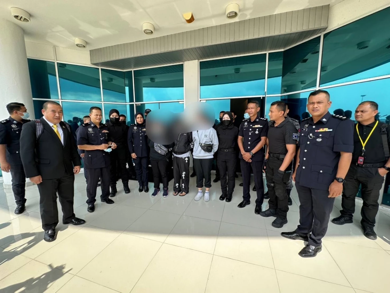 บินด่วน! บิ๊กโจ๊กสานร่วมมือมาเลย์ รับส่งเพิ่ม 3 ผู้ต้องหาคดีค้าประเวณี