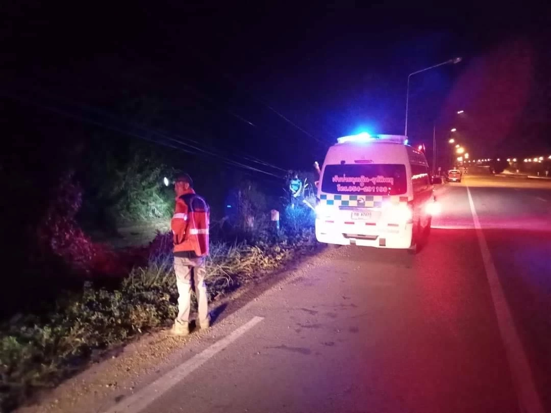 เร่งค้นหาตัวสาวใหญ่วัย 50 ปี หลังขับรถตกห้วยแม่ปะ แต่ไม่พบร่าง เจ้าหน้าที่ระดมหาทั้งคืน