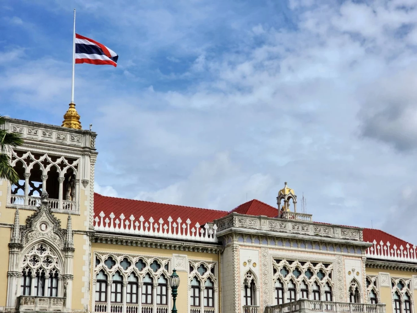 จับตา ครม. เคาะ"ชงช้อปดีมีคืน" คนละ 4 หมื่นบาท วันนี้ (29 พ.ย.)