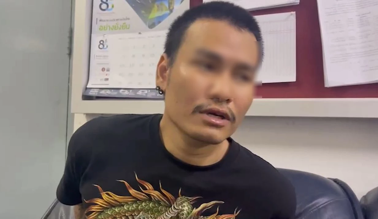 แม่มือยิงทหารเกณฑ์ ร่ำไห้กราบขอโทษแม่คนตาย เผย อยู่ที่บ้านลูกเป็นคนดี