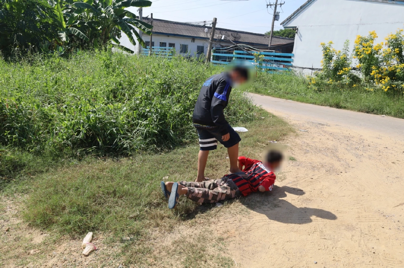 เด็กชายกล้า อายุ 13 ปี เพื่อนของน้องกัปตัน เล่าเหตุการณ์พร้อมกับแสดงท่าทางประกอบ