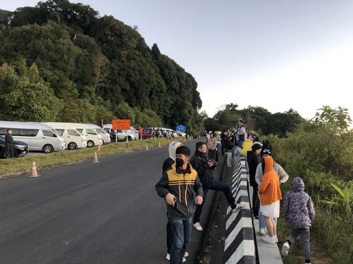 “อินทนนท์”อุณหภูมิลดต่อเนื่อง ลุ้นเหมยขาบ เร็วๆ นี้
