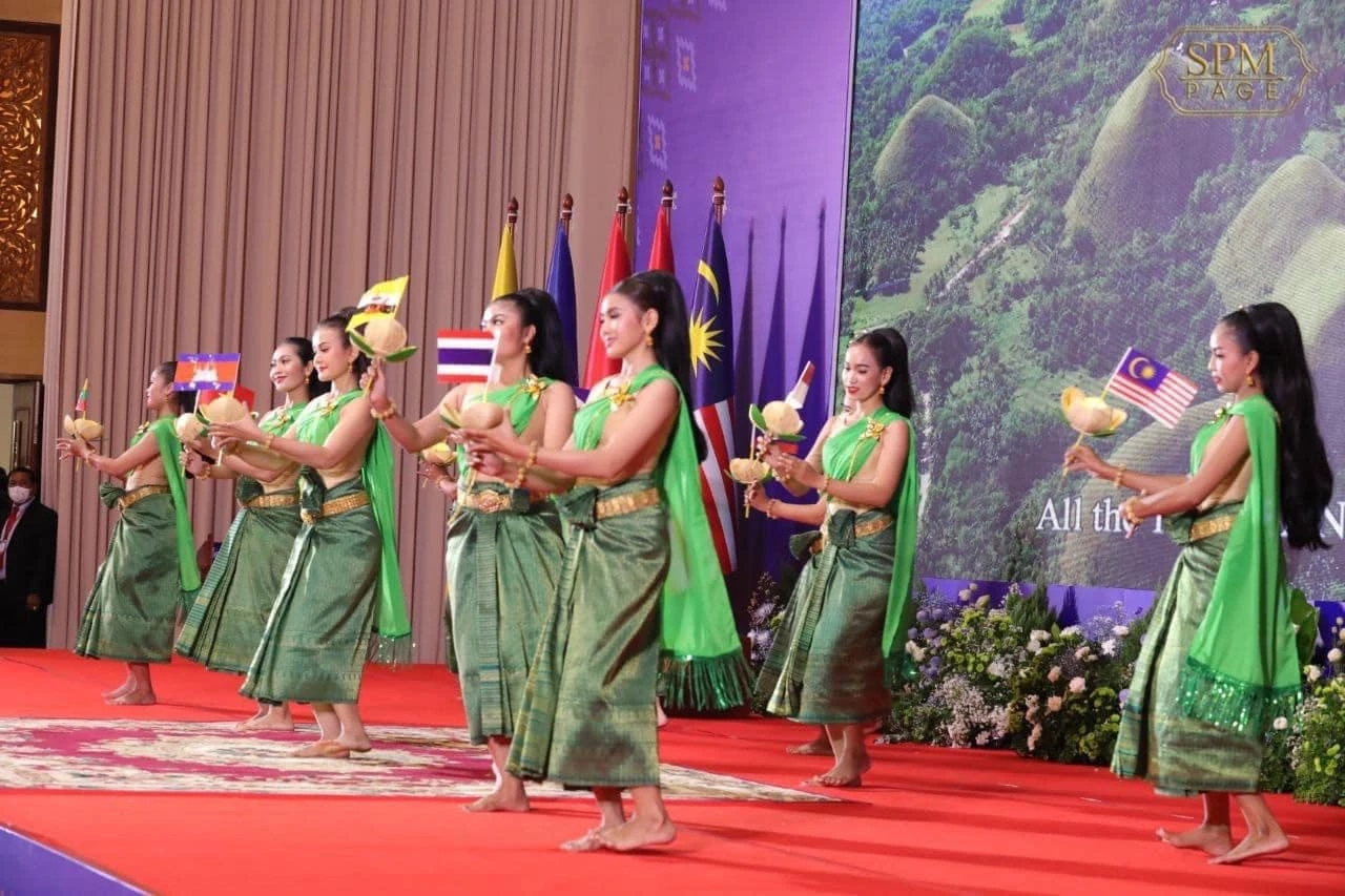 ผู้นำกัมพูชาเปิดการประชุมอาเซียนอย่างเป็นทางการ