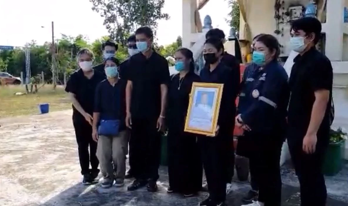 เผาแล้ว "หนุ่มวิศวกร" อบต.นากลาง ด้าน นายกเทศมนตรีฯ เผย พร้อมโดนตรวจสอบ