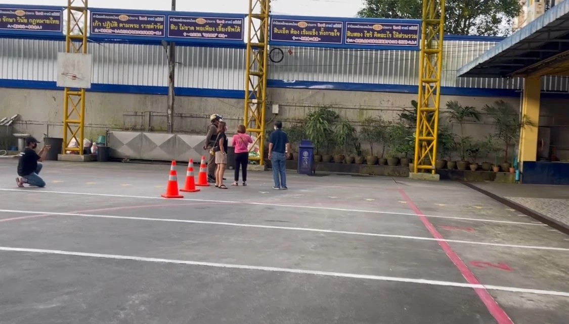 ผวา! มือมืดยิงปืนจากที่สูง ใส่ รร.ประถม 18 นัดซ้อน โชคดีเป็นวันหยุด