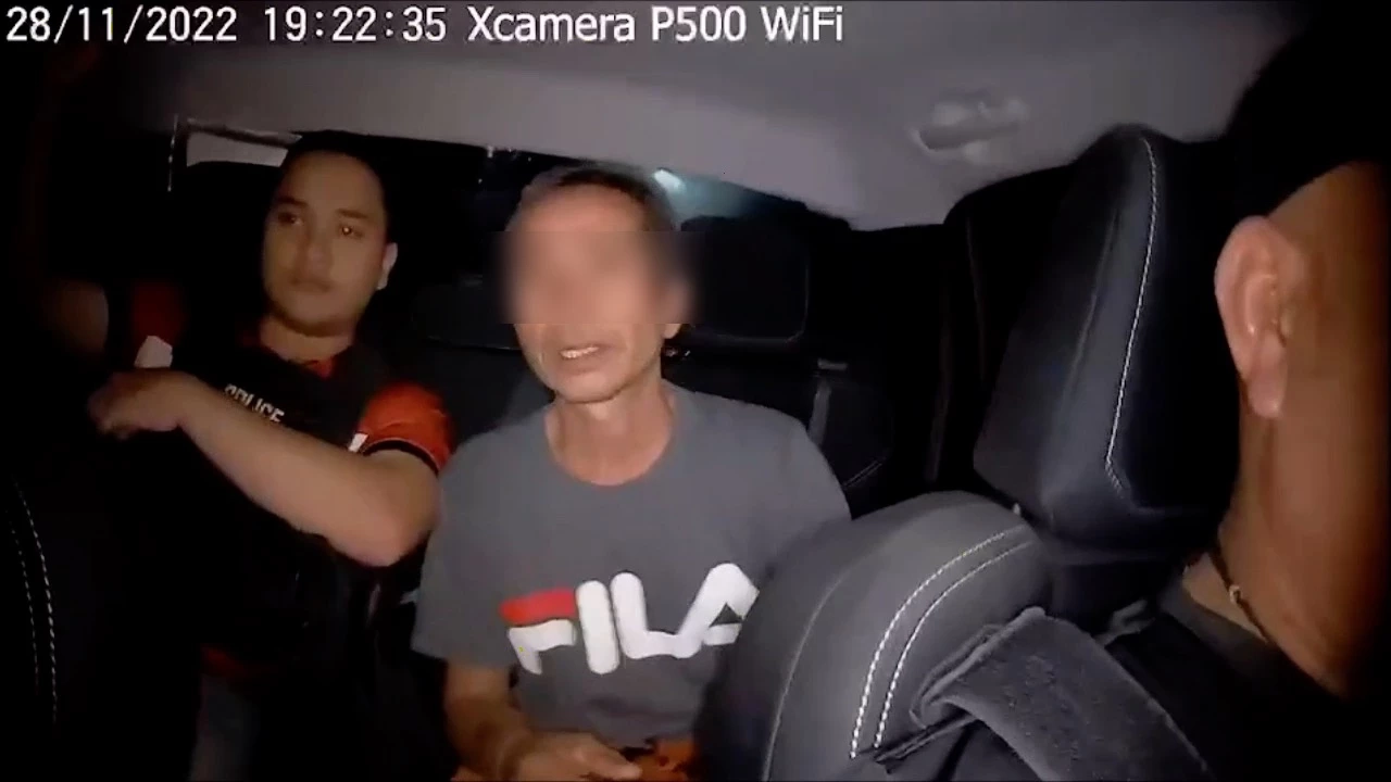 หนุ่มใหญ่เลือดขึ้นหน้า เมียพาชายชู้มาหยามถึงบ้าน คว้ามีดฟันยับ (มีคลิป)