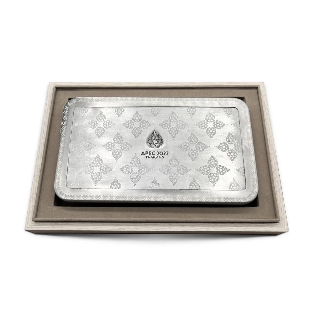 “โอ เทพรัตน์” ผู้รังสรรค์ของขวัญของที่ระลึกจากราชอาณาจักรไทย สำหรับผู้นำและแขกพิเศษของเขตเศรษฐกิจ APEC Thailand 2022