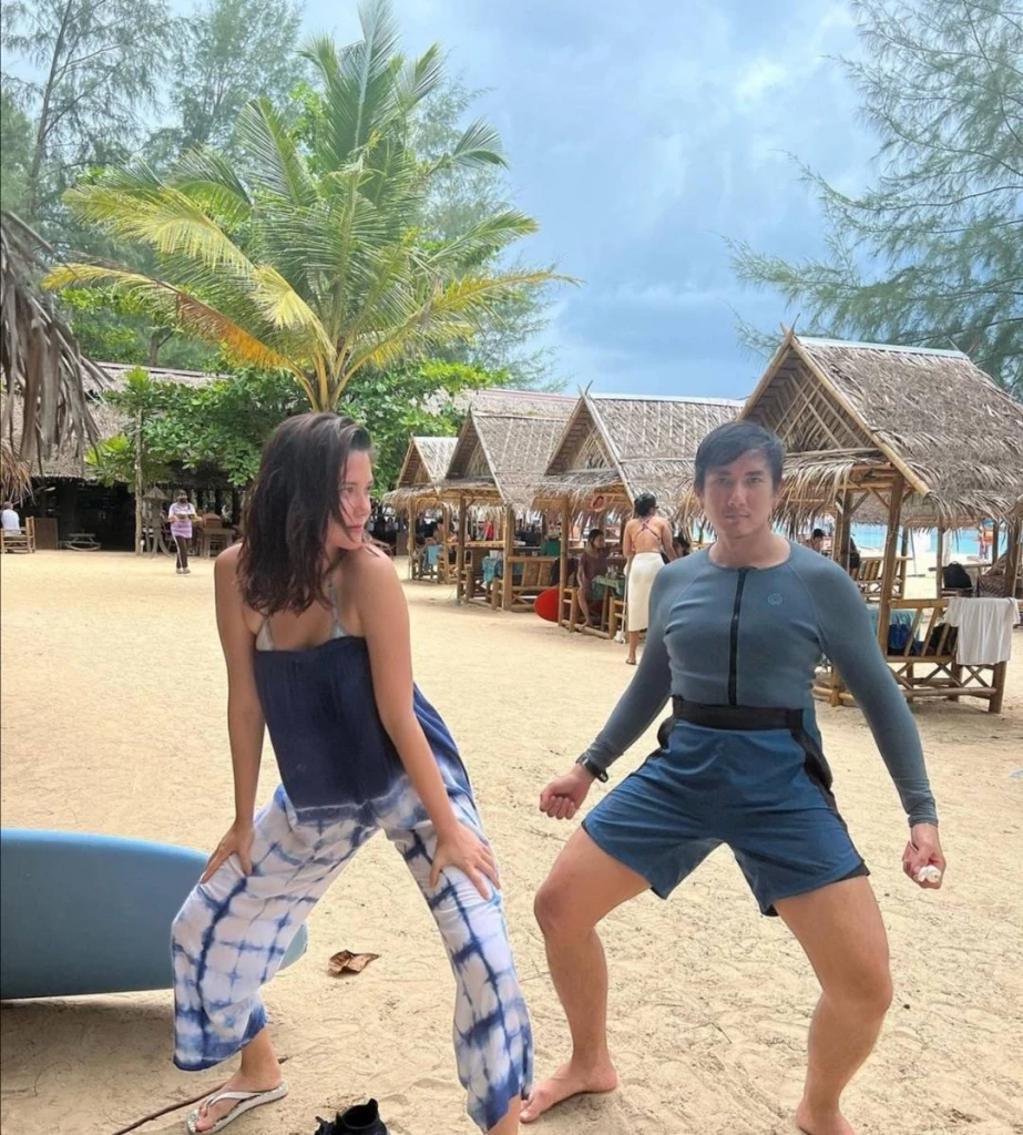 เพื่อนๆ แห่ให้กำลังใจคู่รักดารา  ‘มารีญา-สิงห์’ รักถึงทางตัน